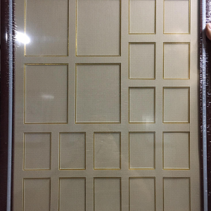 4Big Slot (3.5 x 4.5") Medal Slot plus 16 slot (17.5 x 21.5")